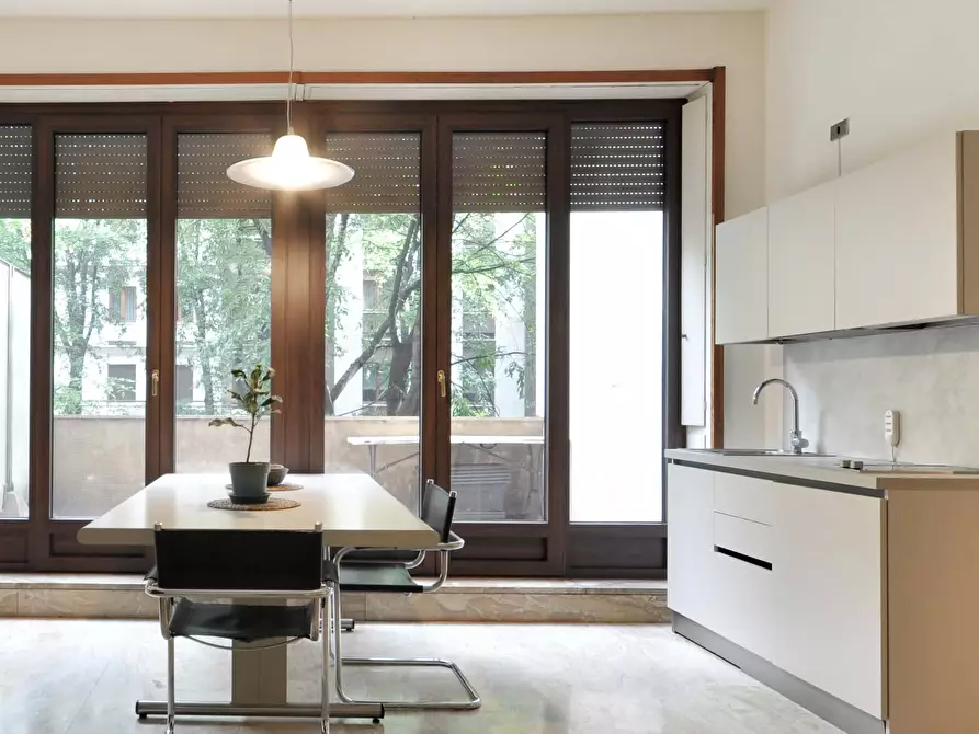 Immagine 5 di Appartamento in affitto  in Via Vincenzo Monti55 a Milano