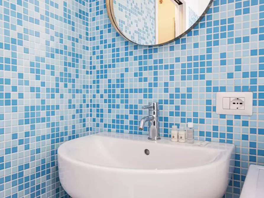 Immagine 18 di Appartamento in affitto  in Via Pompeo Litta7 a Milano