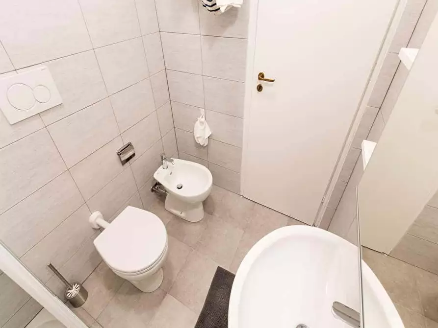 Immagine 14 di Camera in affitto  in Via Ginestre6 a Buccinasco
