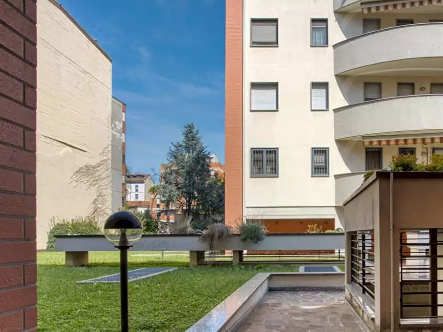 Immagine 16 di Camera in affitto  in Viale Carlo Espinasse106 a Milano