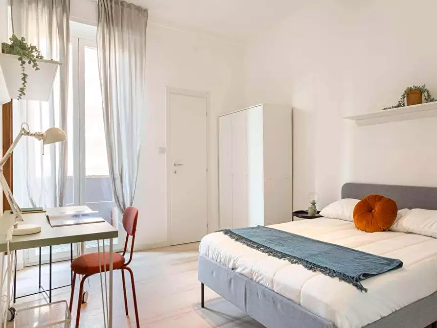 Immagine 7 di Camera in affitto  in Via Lorenteggio80 a Milano