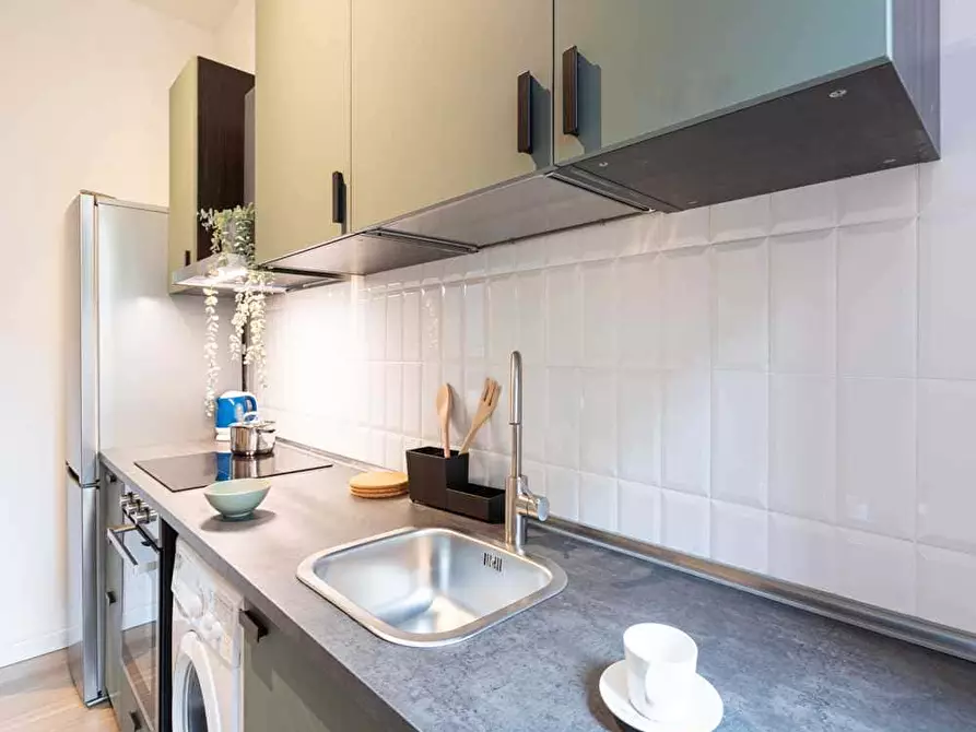 Immagine 15 di Camera in affitto  in Via Lorenteggio70 a Milano