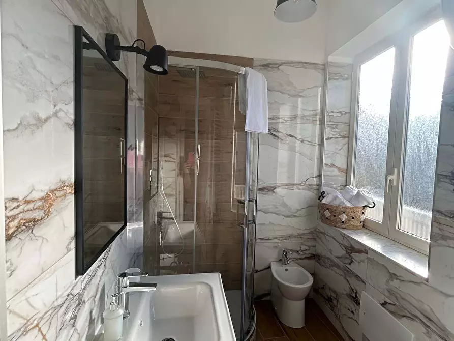 Immagine 11 di Appartamento in affitto  in Vico Banchi Nuovi15 a Napoli