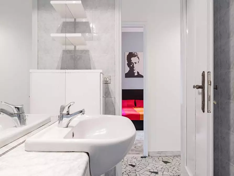 Immagine 10 di Camera in affitto  in Via delle Belle Arti21 a Bologna