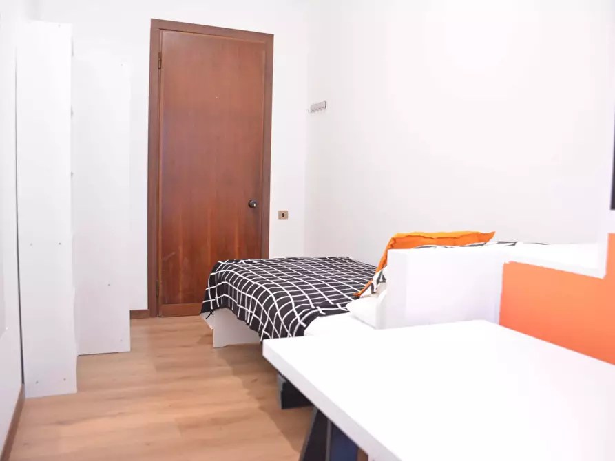 Immagine 2 di Camera in affitto  in Via Tigellio20 a Cagliari