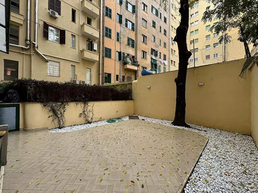 Immagine 10 di Appartamento in affitto  in Via Camilla15 a Roma