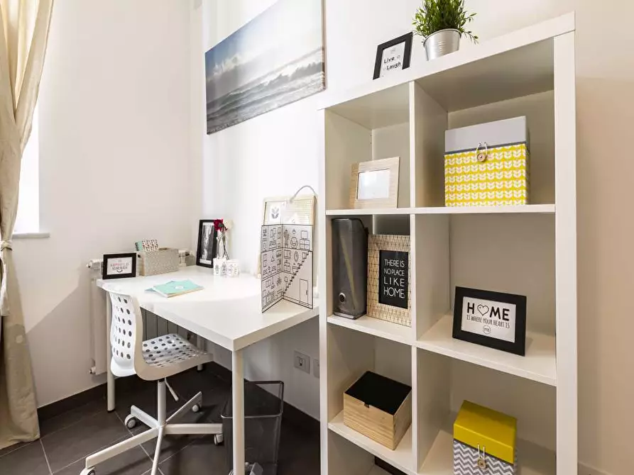 Immagine 3 di Camera in affitto  in Via Gardone5 a Milano