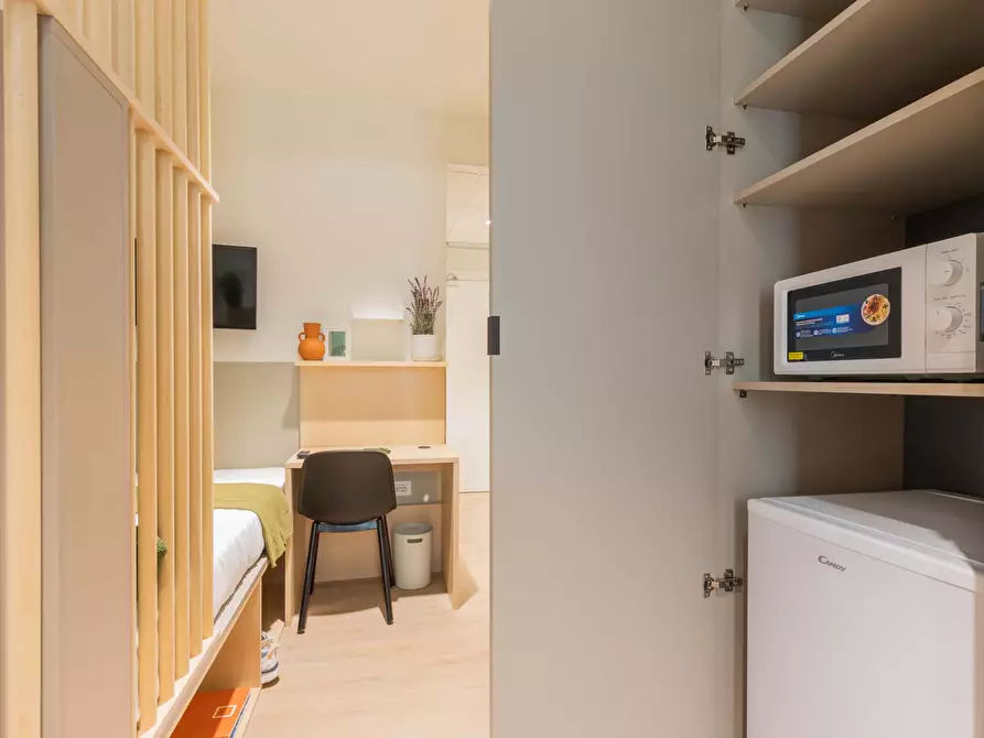 Immagine 6 di Camera in affitto  in Via Lepontina4 a Milano