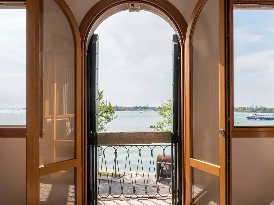 Immagine 3 di Appartamento in affitto  in Riviera San Nicolò31 a Venezia