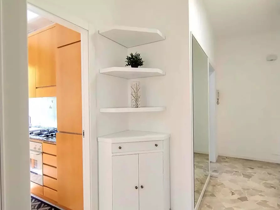 Immagine 9 di Appartamento in affitto  in Via Tavazzano a Milano