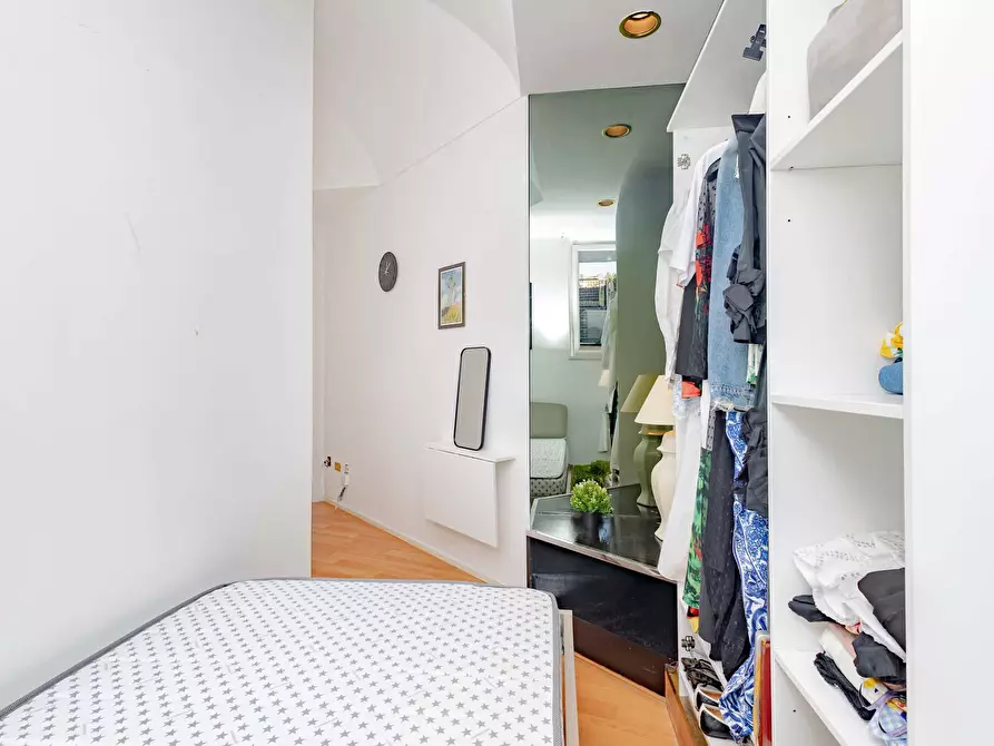 Immagine 5 di Camera in affitto  in Via Cesare Battisti13 a Milano