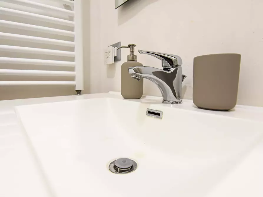 Immagine 6 di Appartamento in affitto  in Via dei Gozzadini31 a Roma