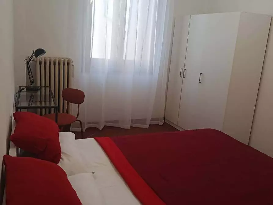 Immagine 3 di Camera in affitto  in Via Francesco Calzolari21 a Firenze