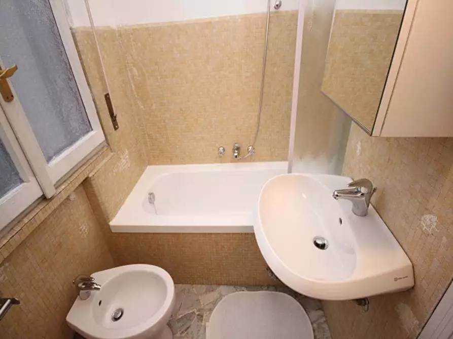 Immagine 46 di Camera in affitto  in Via Salvatore Barzilai15 a Milano