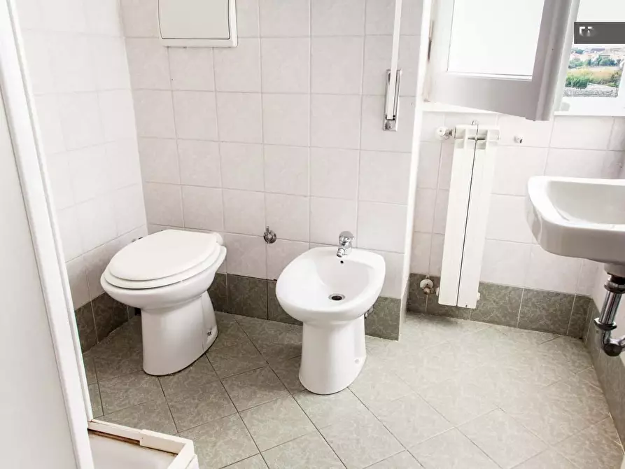 Immagine 7 di Camera in affitto  in Viale Jonio2 a Roma