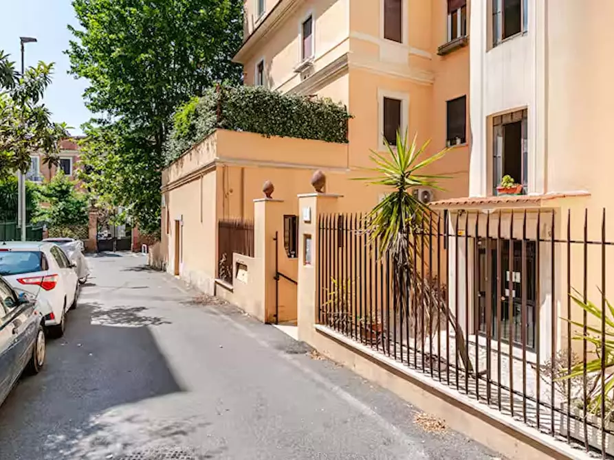 Immagine 15 di Appartamento in affitto  in Salita di Monte del Gallo9 a Roma