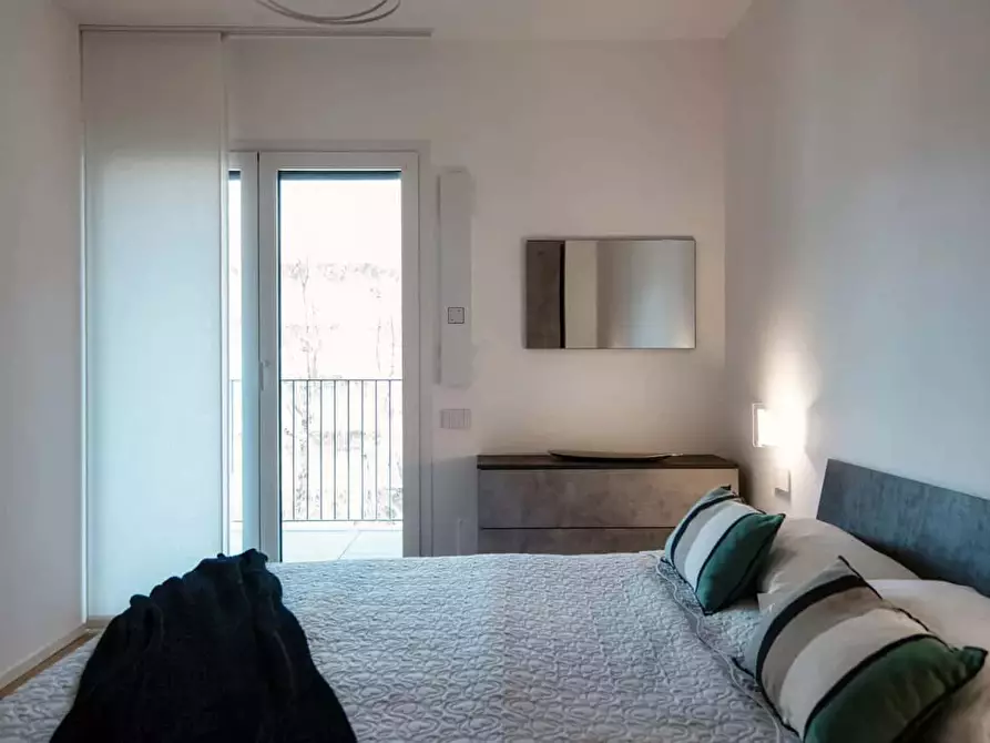 Immagine 31 di Appartamento in affitto  in Via Corrado e Giulio Venini a Como