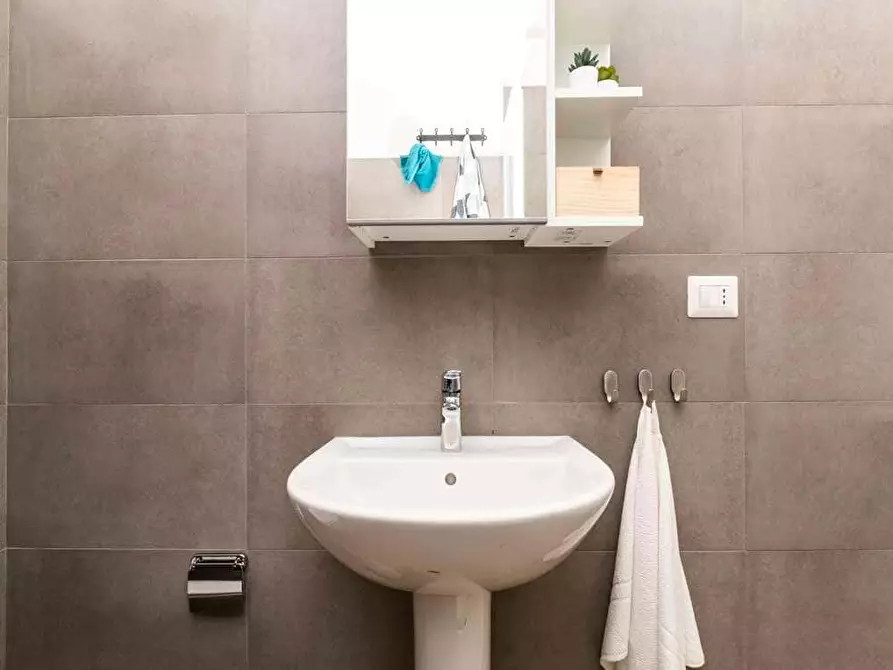 Immagine 24 di Camera in affitto  in Viale Beatrice D'Este4 a Milano