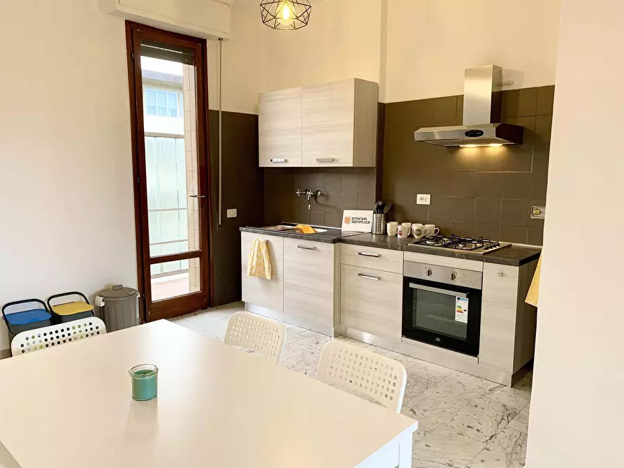 Immagine 13 di Camera in affitto  in Viale Francesco Redi45 a Firenze