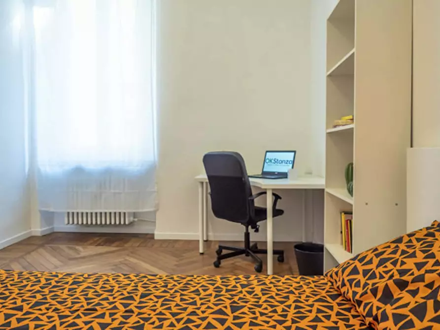 Immagine 3 di Camera in affitto  in Via Luigi Cibrario39 a Torino