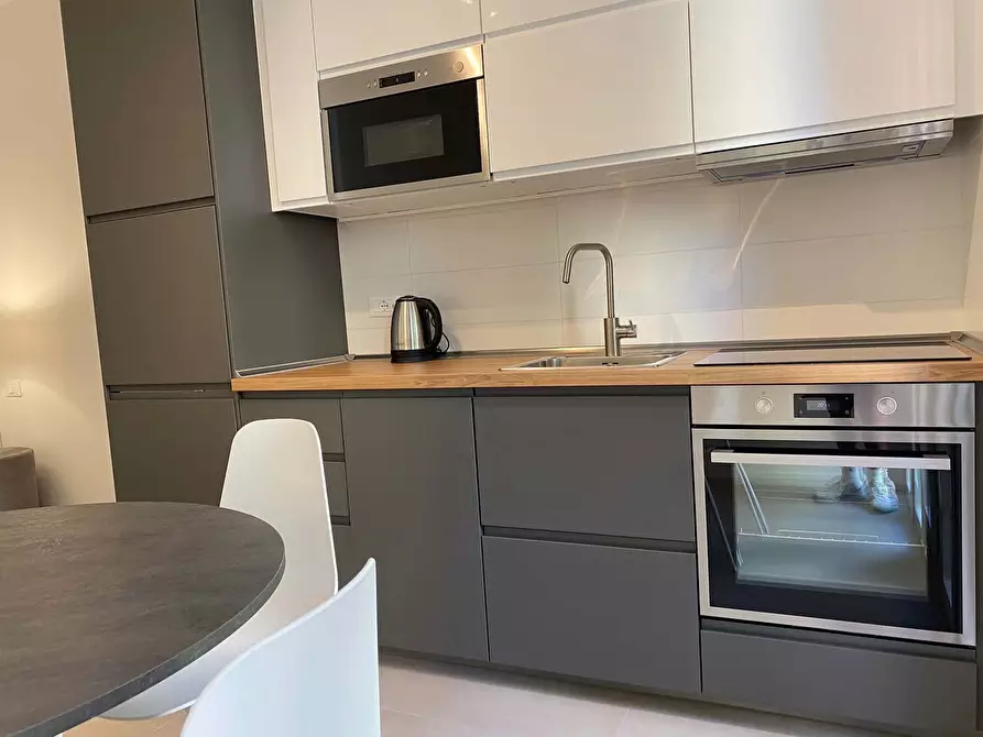 Immagine 4 di Appartamento in affitto  in Via Mascarella86 a Bologna