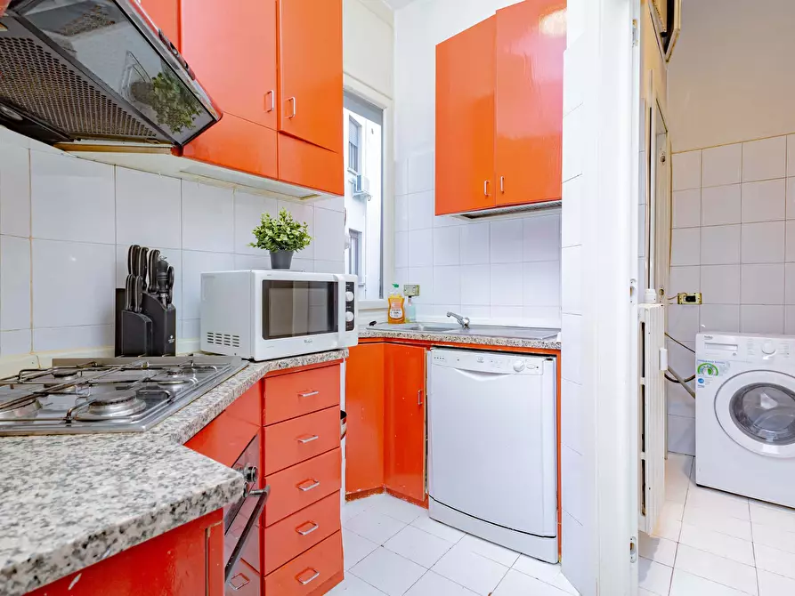 Immagine 13 di Camera in affitto  in Via Cesare Battisti13 a Milano