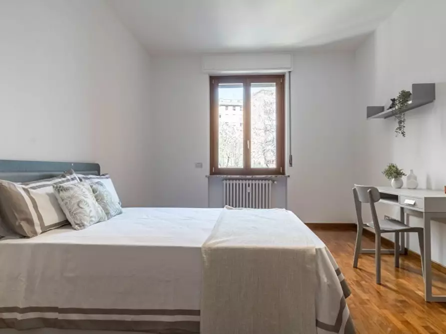 Immagine 2 di Camera in affitto  in Via Luciano Zuccoli19 a Milano