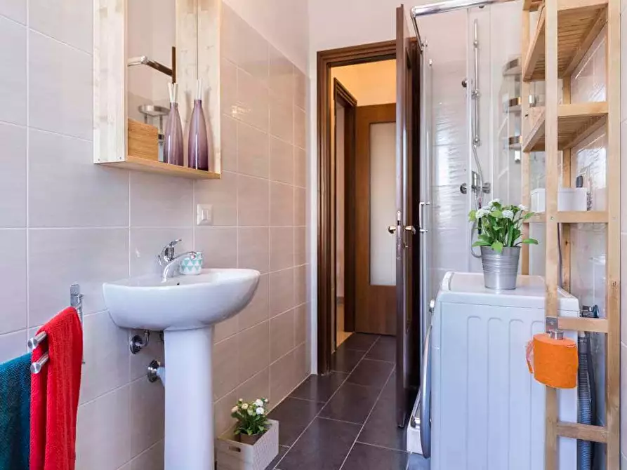 Immagine 18 di Camera in affitto  in via Rosa Vergani Marelli2 a Milano