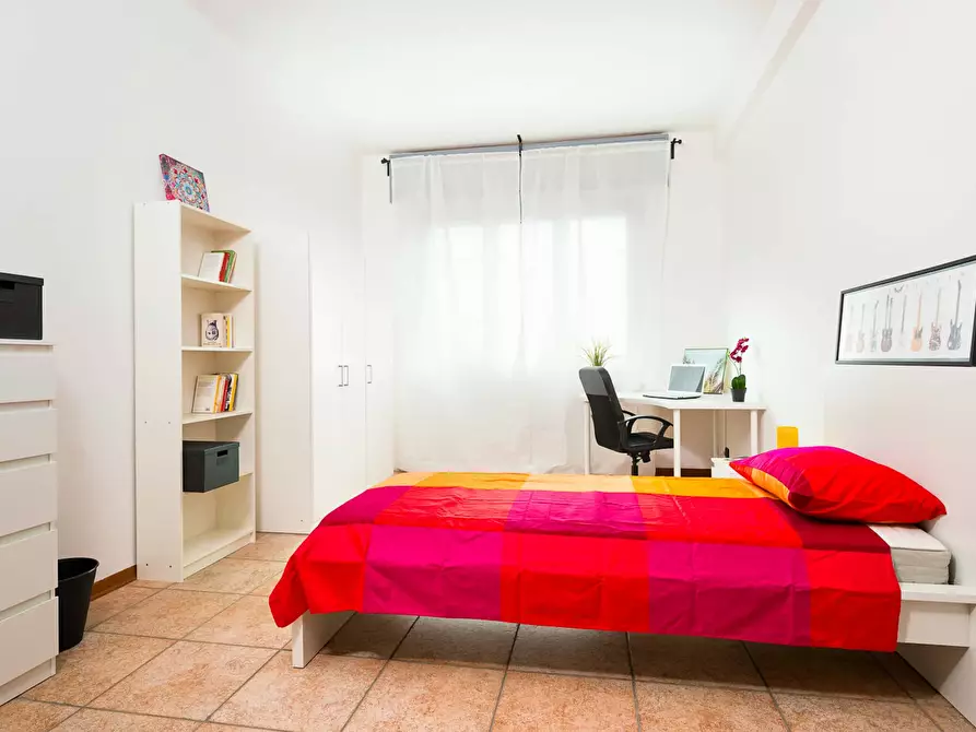 Immagine 2 di Camera in affitto  in Piazza Tancredi Galimberti a Torino