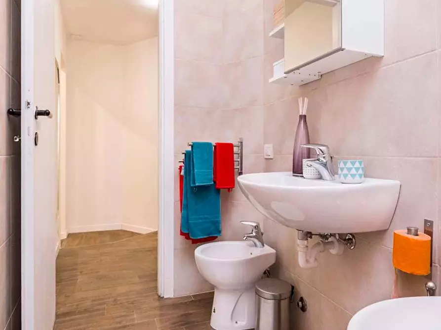 Immagine 57 di Camera in affitto  in Via Antonio Canova25 a Milano