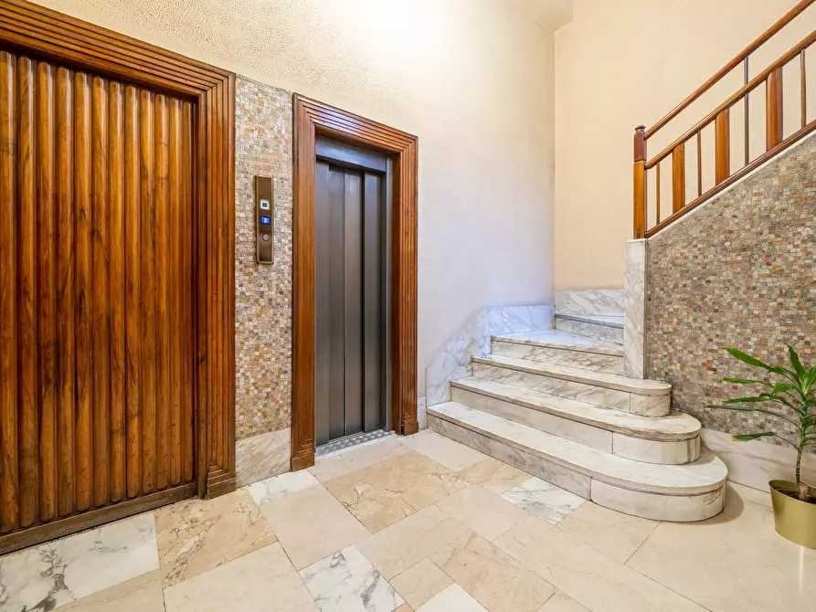 Immagine 55 di Appartamento in affitto  in Via Urbano III1 a Milano