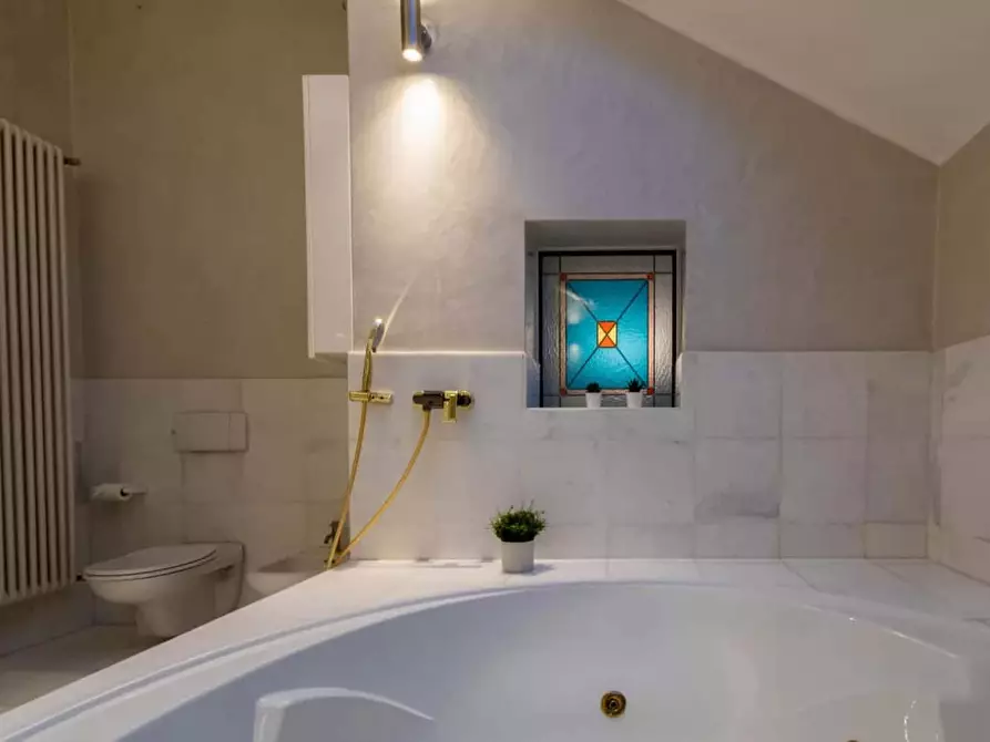 Immagine 25 di Appartamento in affitto  in Via Vittorio Emanuele II a Cernobbio