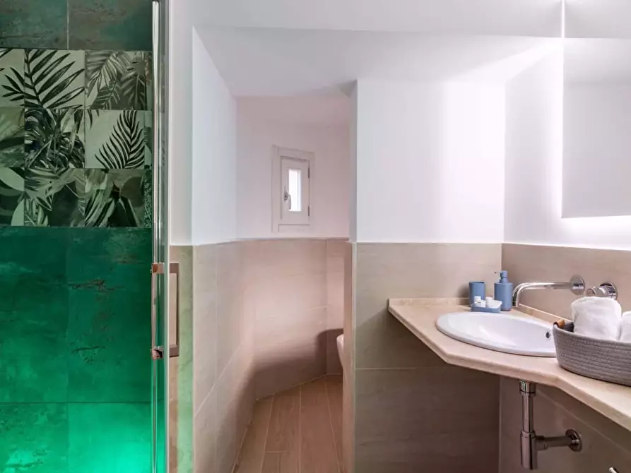 Immagine 9 di Appartamento in affitto  in Via Cavour238 a Roma