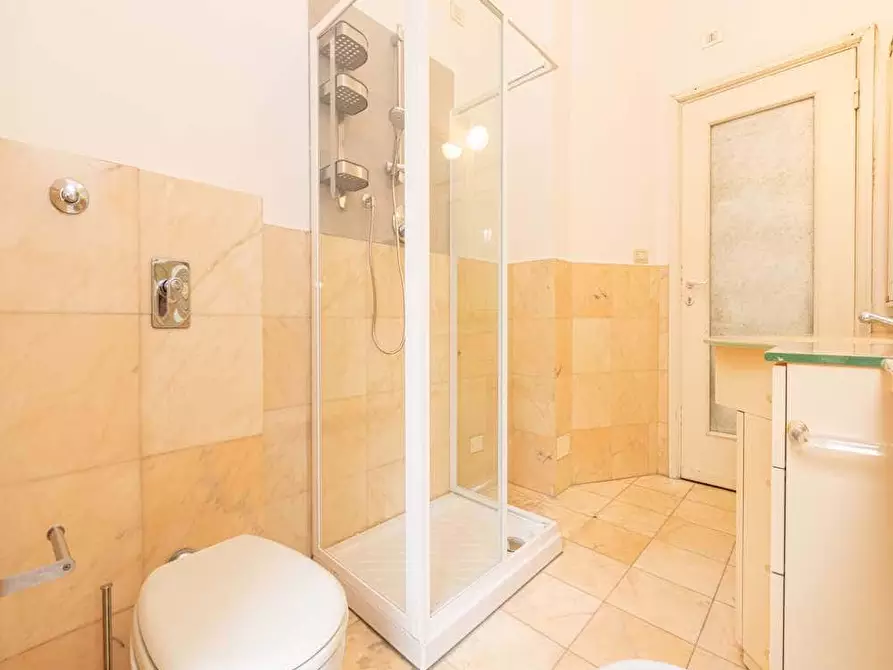 Immagine 10 di Camera in affitto  in Viale Emilio Caldara46 a Milano