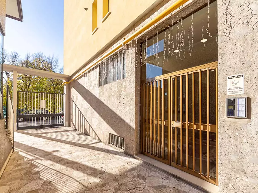 Immagine 65 di Appartamento in affitto  in Via Salasco5 a Milano