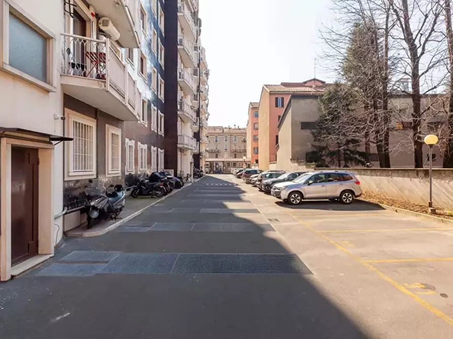 Immagine 36 di Appartamento in affitto  in Via Friuli51 a Milano
