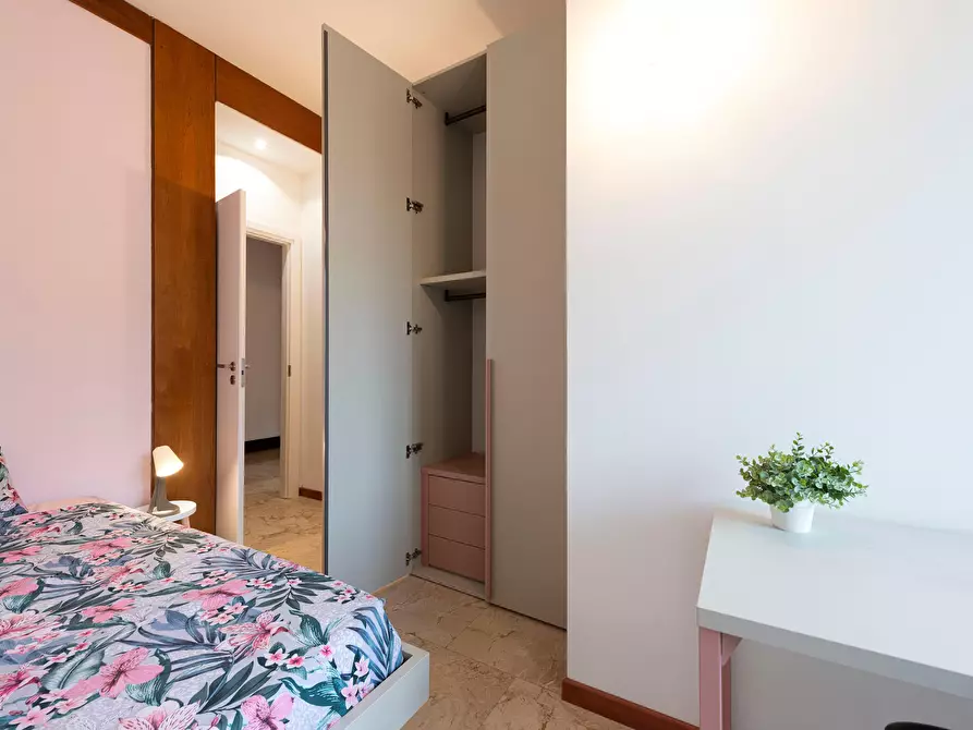 Immagine 2 di Camera in affitto  in Viale Beatrice d'Este30 a Milano