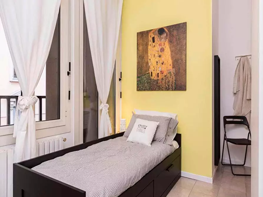 Immagine 4 di Camera in affitto  in Viale Monte Santo8 a Milano