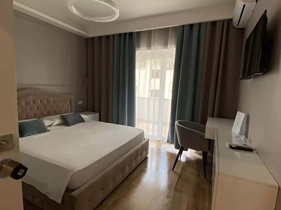 Immagine 1 di Camera in affitto  in Via Oderisi da Gubbio199 a Roma