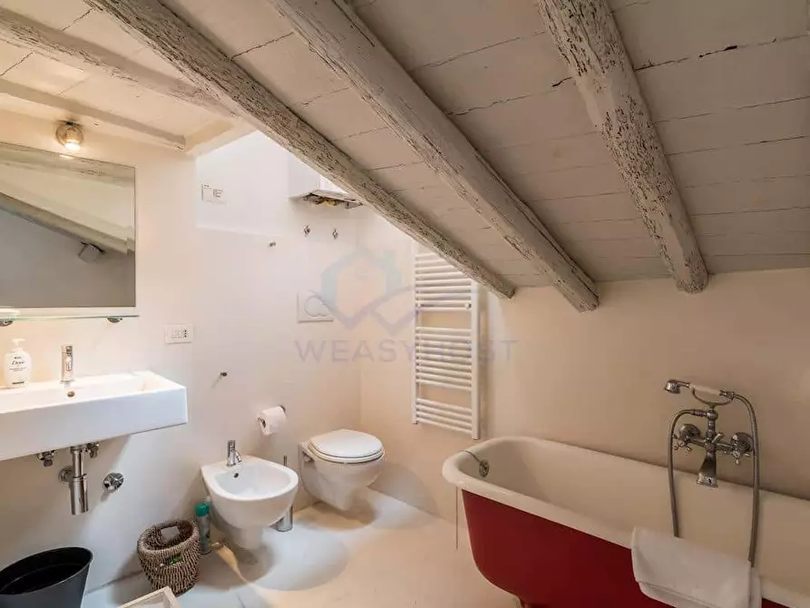 Immagine 18 di Appartamento in affitto  in Via Di Ponte Sisto72 a Roma