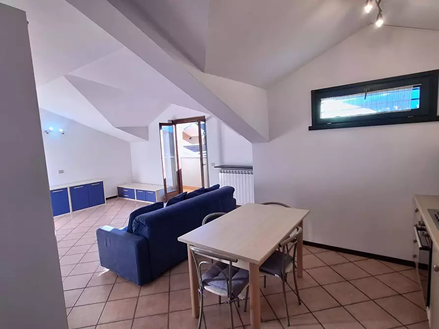 Immagine 9 di Appartamento in affitto  in Viale Garibaldi13 a Maccagno Con Pino E Veddasca