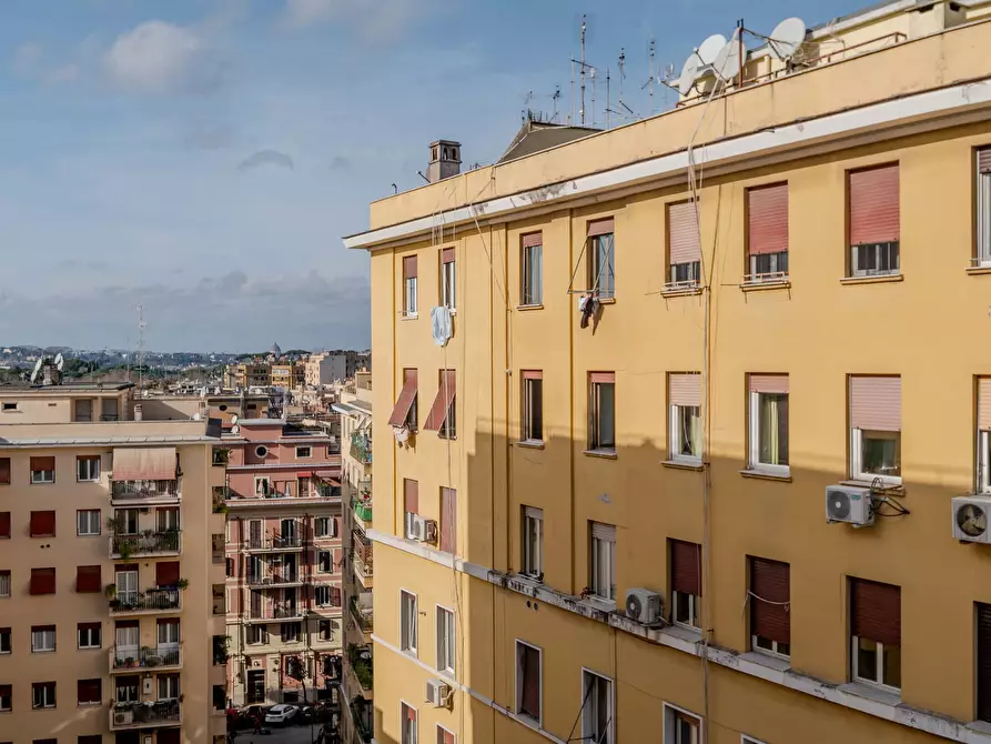 Immagine 25 di Appartamento in affitto  in Via Acaia24 a Roma