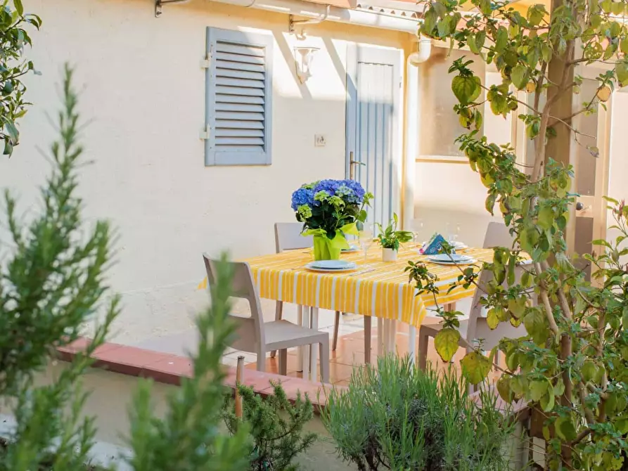 Immagine 1 di Appartamento in affitto  in Via P. Boccella11 a Camaiore