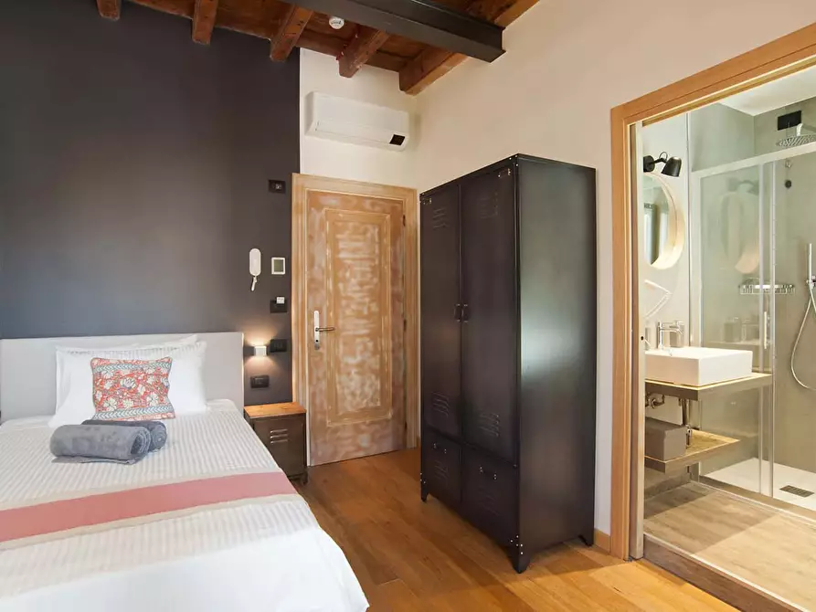 Immagine 5 di Camera in affitto  in Via San Rocchino90 a Brescia