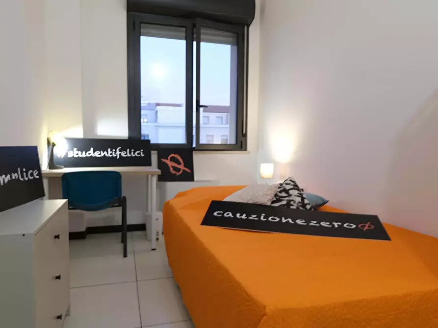 Immagine 2 di Camera in affitto  in Via Michele Coppinosnc a Sassari