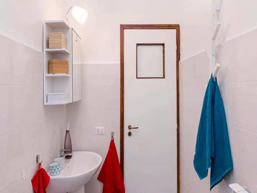 Immagine 24 di Camera in affitto  in Via dei Mandorli6 a Buccinasco