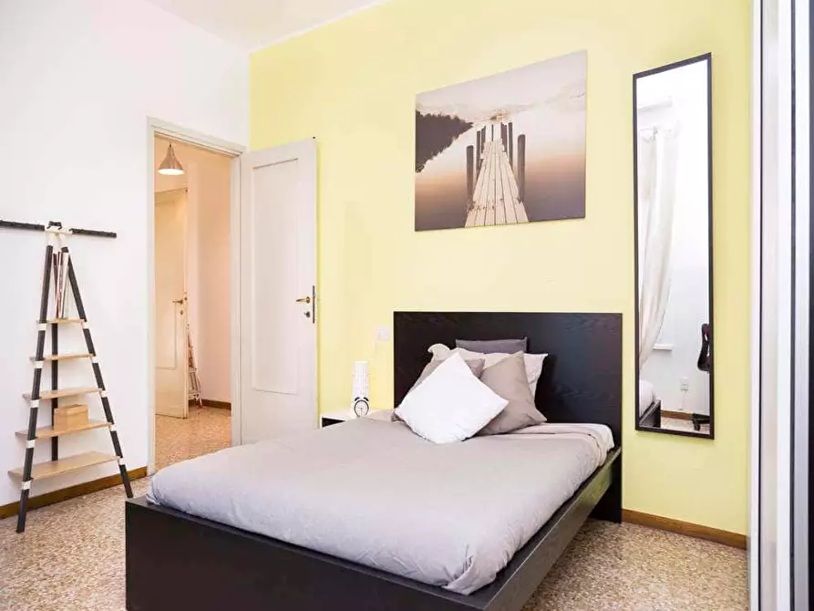 Immagine 6 di Camera in affitto  in Viale Carlo Espinasse12 a Milano