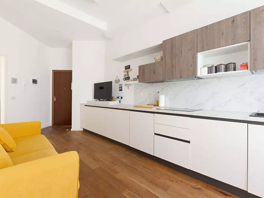 Immagine 6 di Appartamento in affitto  in Viale Tunisia25 a Milano