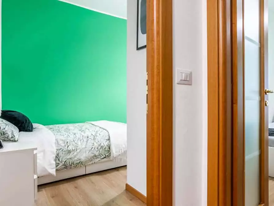 Immagine 6 di Camera in affitto  in Via Tavazzano10 a Milano