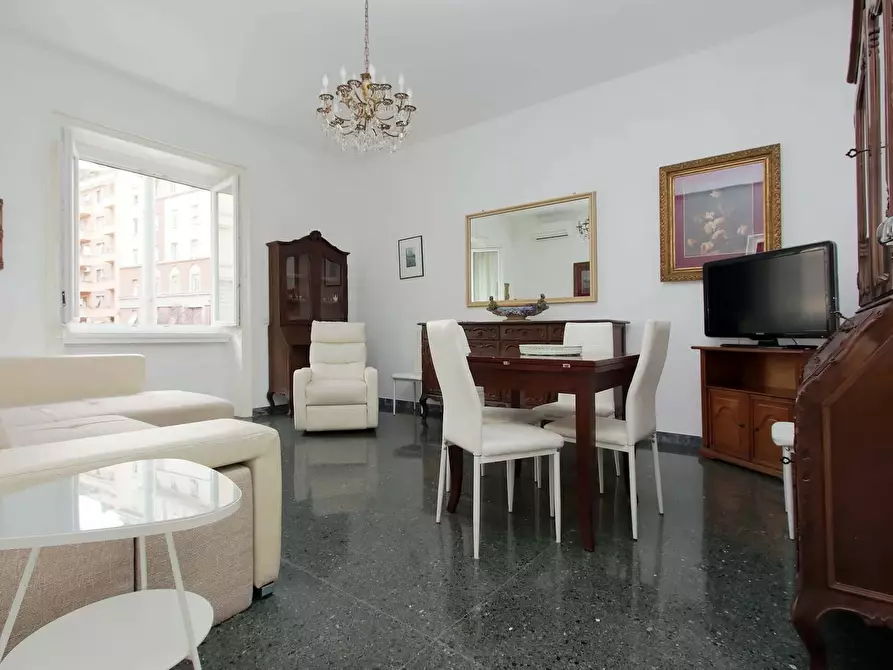 Immagine 4 di Appartamento in affitto  in Via Buccari11 a Roma